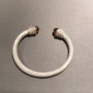 Women’s jeweled bracelet